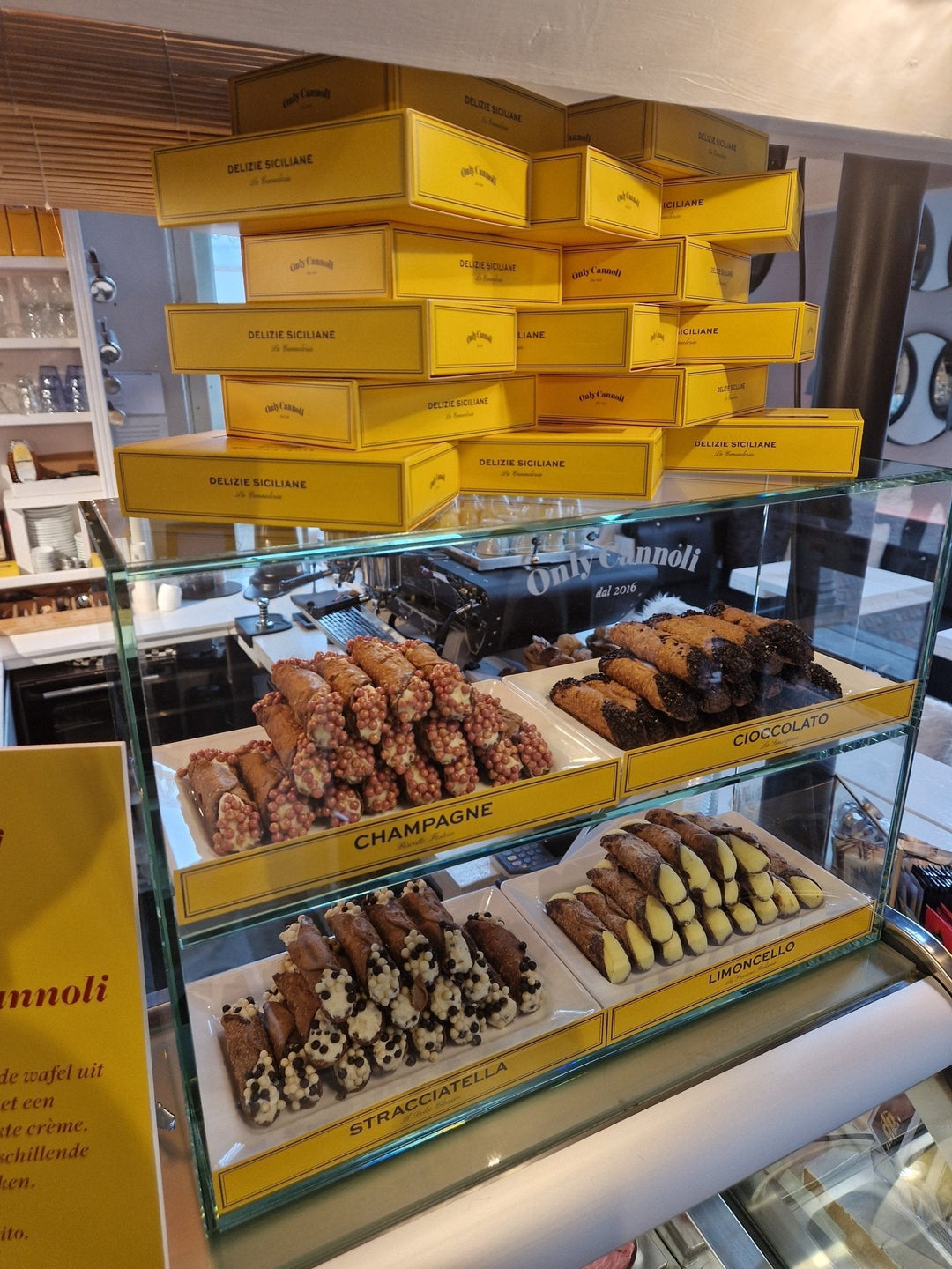 5 Cannoli's Assorti - Kies uw smaken - Damplein 9 Mode & SKI